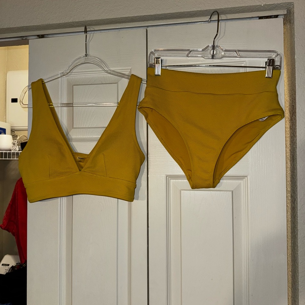 🌺 NEED GONE/MAKE OFFER 🌺 Old Navy Yellow Bikini Set